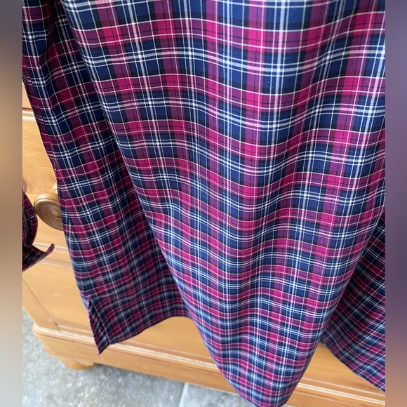 Talbots wrinkle resistant 2 button Henley collared blouse with turned up cuffs - Picture 10 of 11